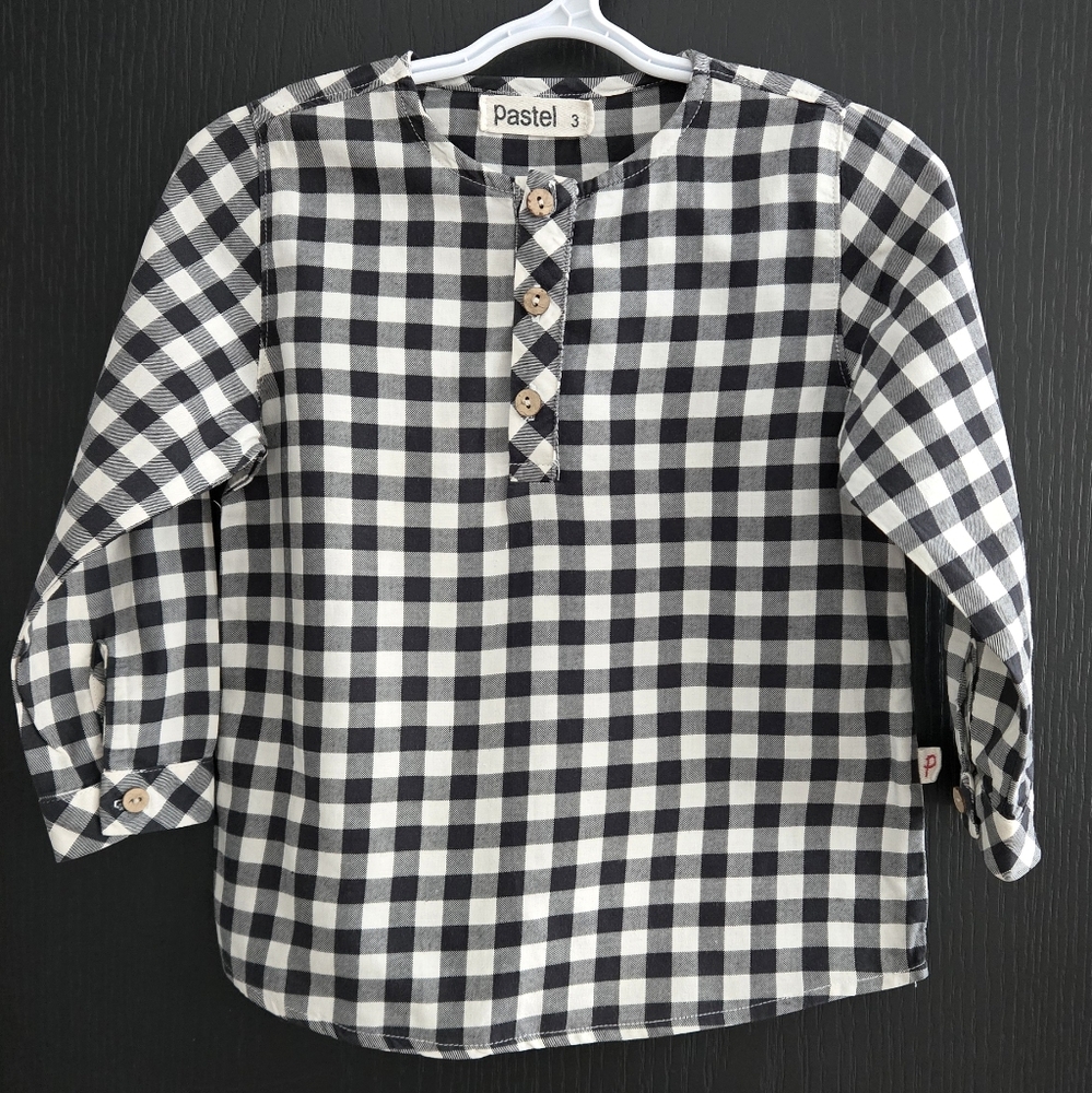 Boys Shirt, size 3, Cream and black.